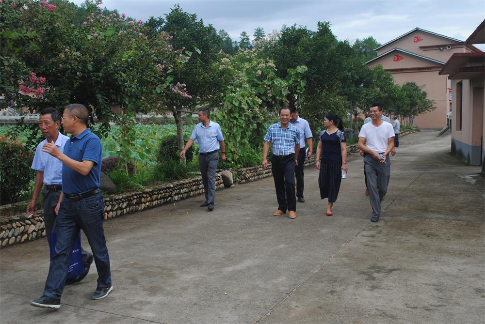 福建易順建筑工程有限公司“互動(dòng)聯(lián)動(dòng)、掛鉤幫扶”招沙甲村貧困戶捐贈(zèng)儀式