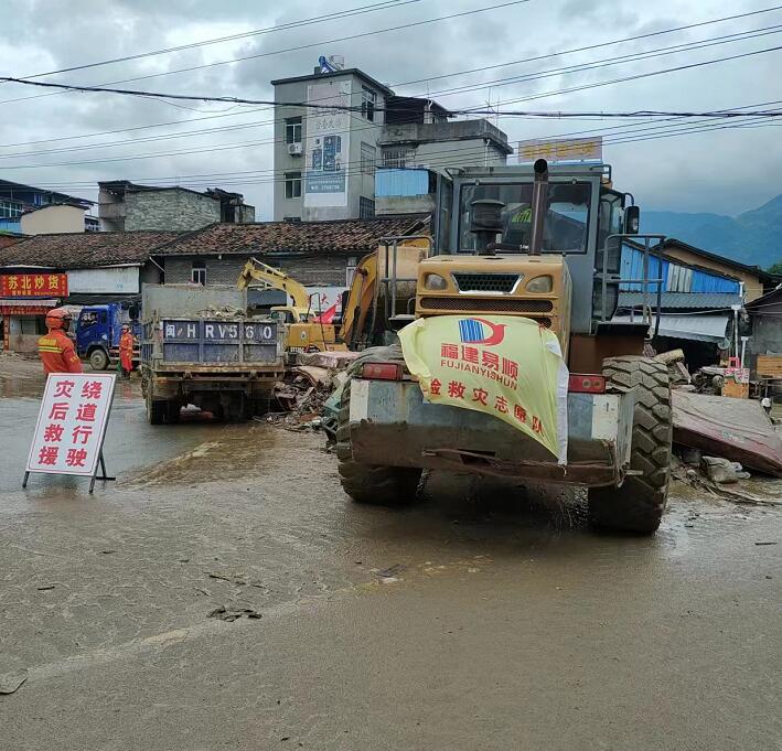 洪災(zāi)過(guò)后，加緊清淤