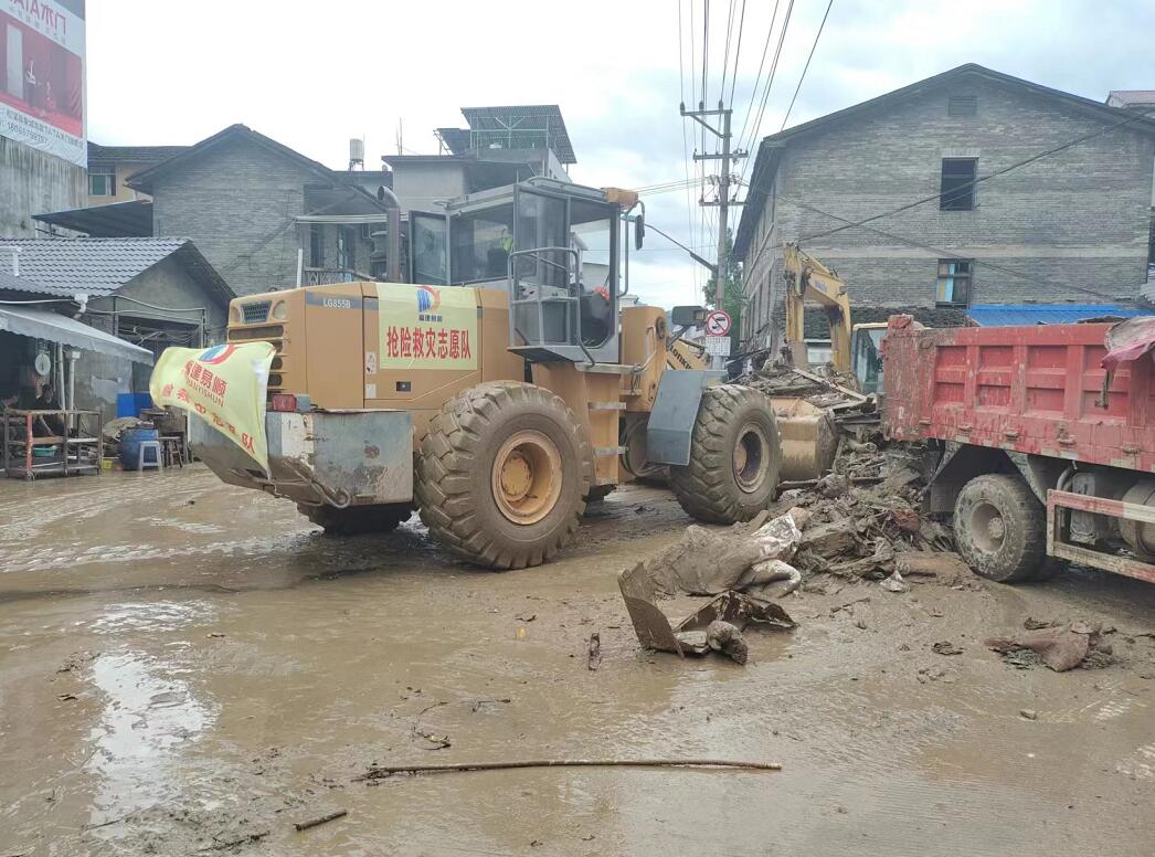 洪災(zāi)過(guò)后，加緊清淤