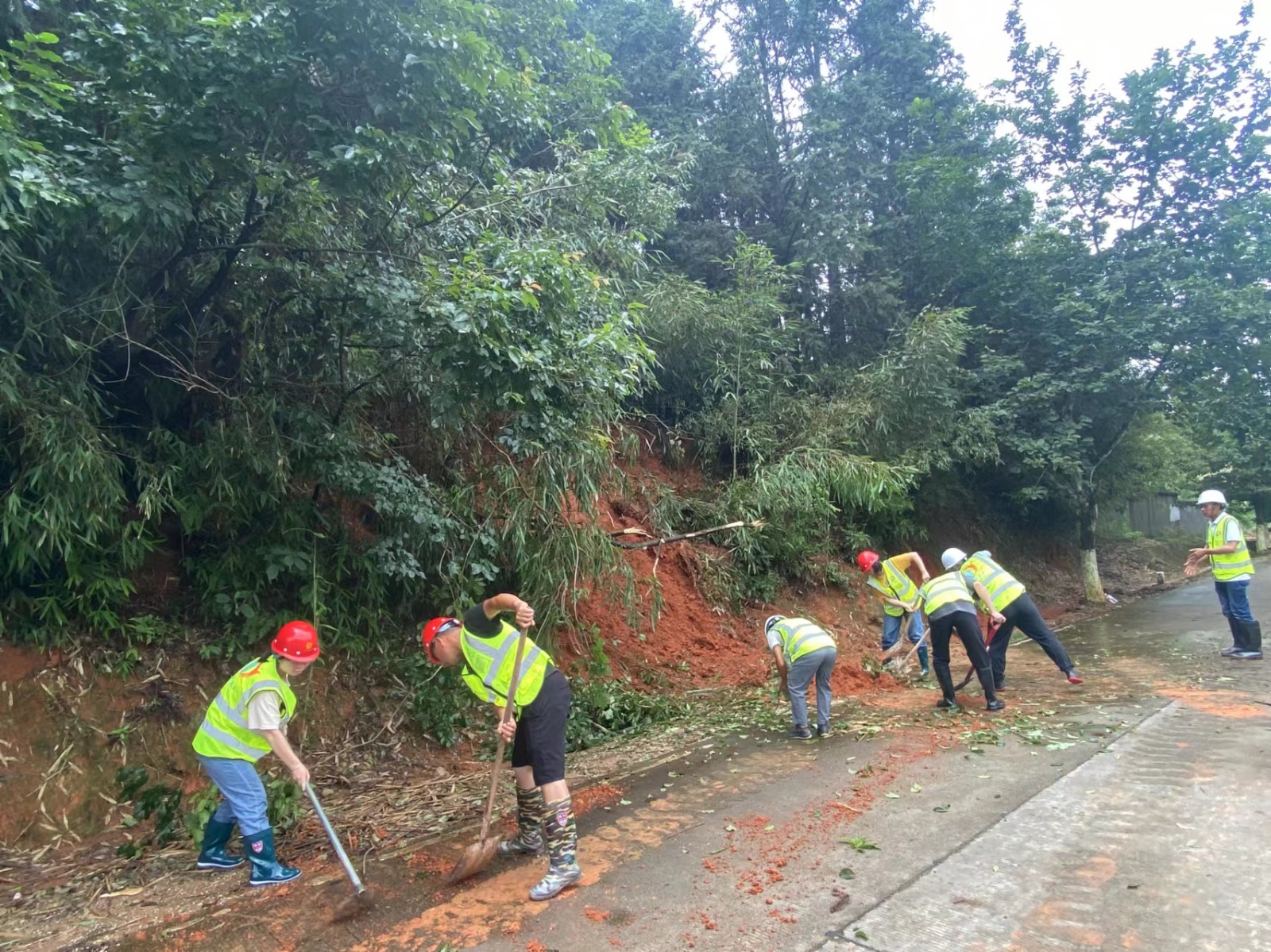 易順搶險顯擔(dān)當(dāng)，傳遞社會正能量
