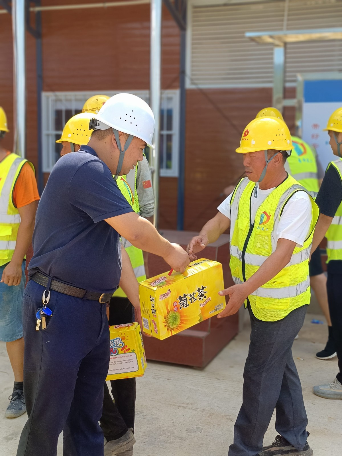 南平市住建局夏日送溫情，縷縷清涼潤心田