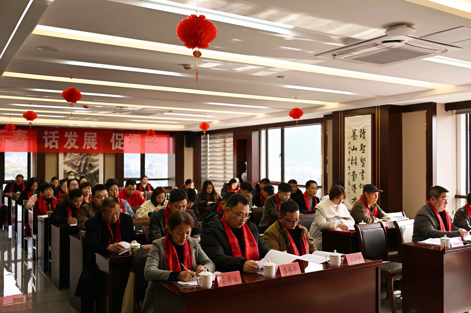 喜報(bào)！易順建工集團(tuán)有限公司李易順董事長連任松源街道商會(huì)第二屆會(huì)長