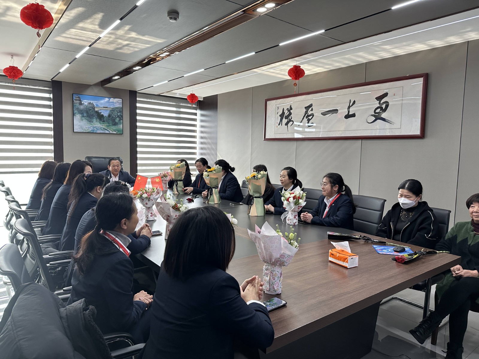 “同心協(xié)力 乘風破浪 巾幗力量，再創(chuàng)輝煌”易順建工集團舉行婦女節(jié)慶祝大會